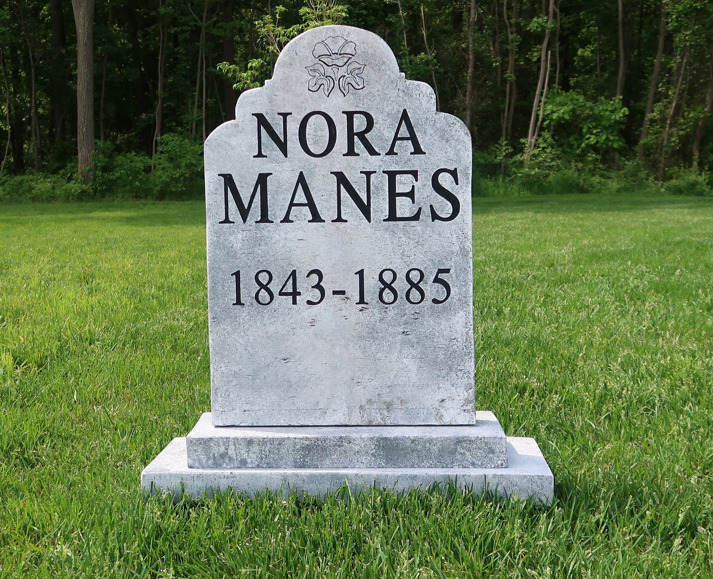 NORA MANES Silly Halloween Tombstone Yard Prop