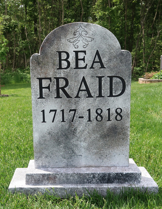 BEA FRAID Silly Halloween Tombstone